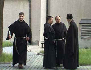 monks.jpg (28685 bytes)